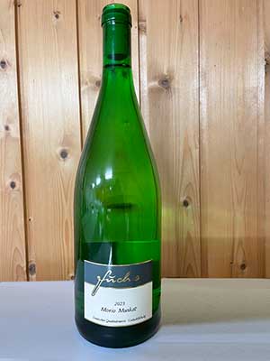 Morio-Muskat lieblich – Traube + Flasche Morio-Muskat lieblich – Traube + Flasche