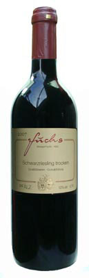 Bordeauxflasche mit Rotwein