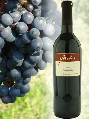 Rotwein Dunkelfelder süß im Weingut Fuchs Rotwein Dunkelfelder süß im Weingut Fuchs