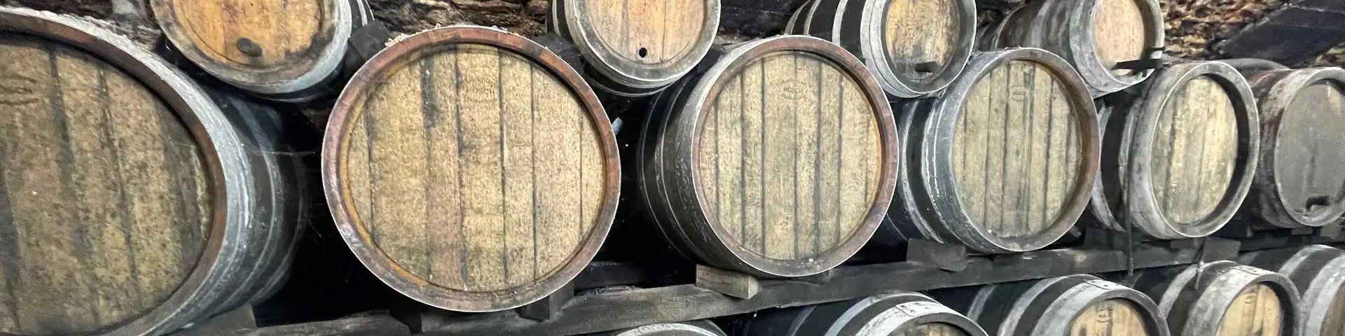 Barriques im Weinkeller Barriques im Weinkeller