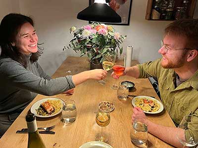 Süße Weine passen oft überraschend gut zum Essen.