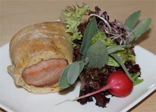 Rheinhessen-Tapas: Fleischwurst im Schlafrock