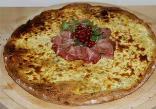 Rheinhessen-Tapas: Salzkuchen mit Schinken